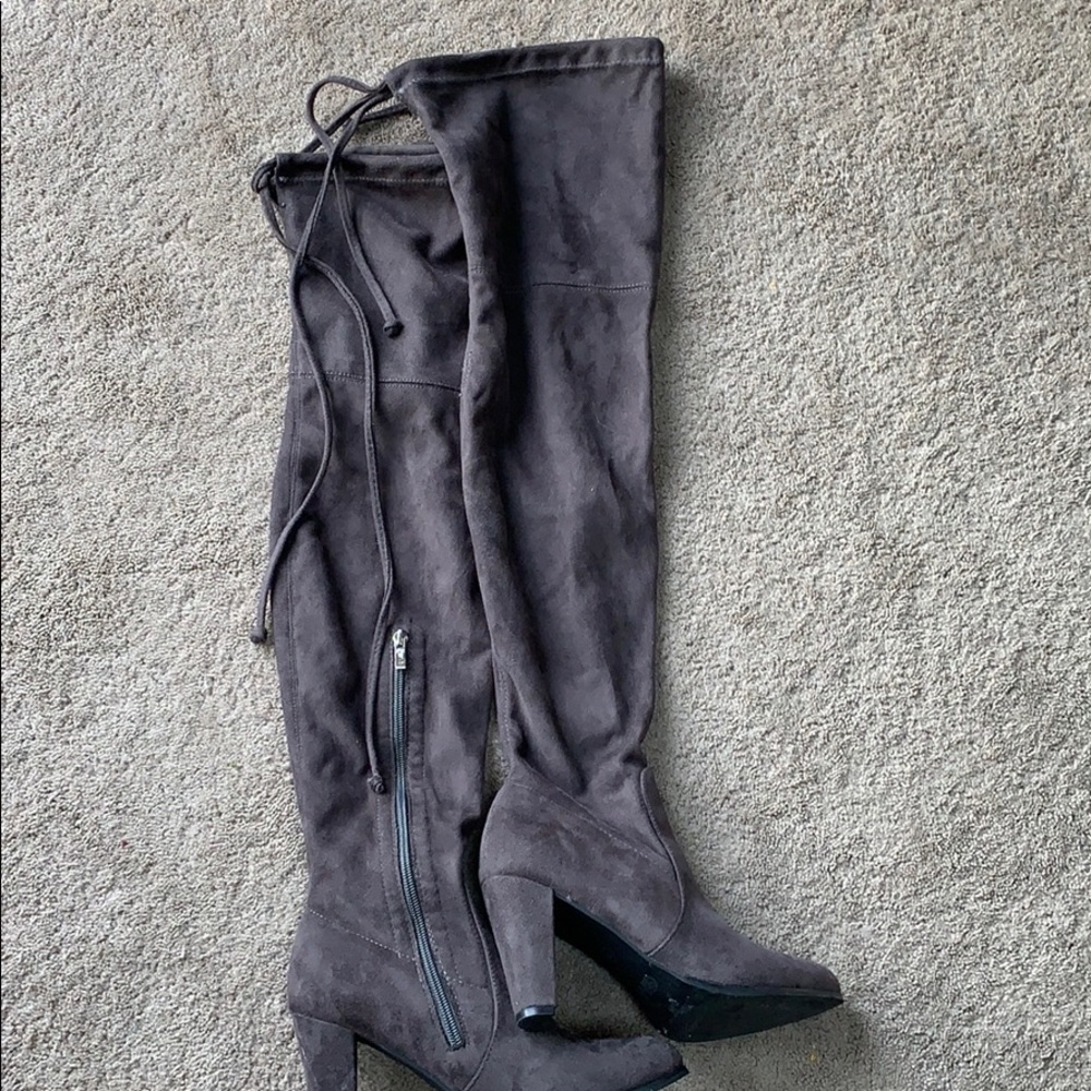 Women’s 7.5 grey over the knee boots.